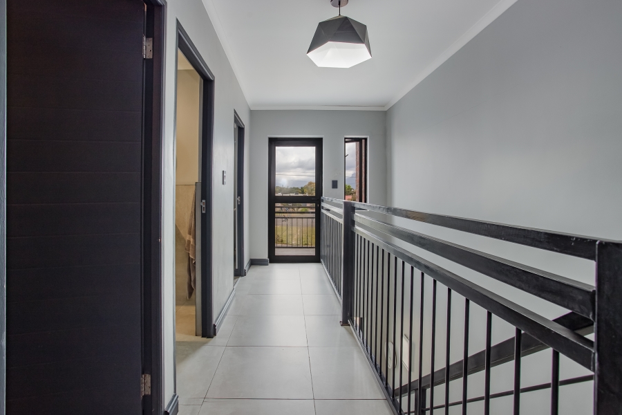 3 Bedroom Property for Sale in De Zoete Inval Western Cape